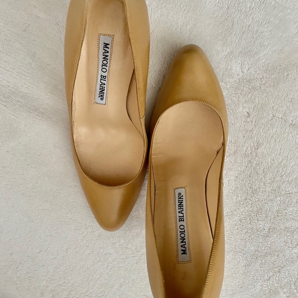 Manolo Blahnik foka round toe pump - Picture 4 of 12